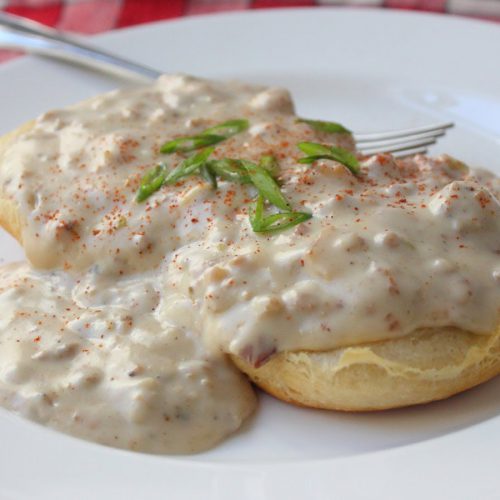 Country Gravy – Creamy Bacon Sausage Gravy Recipe