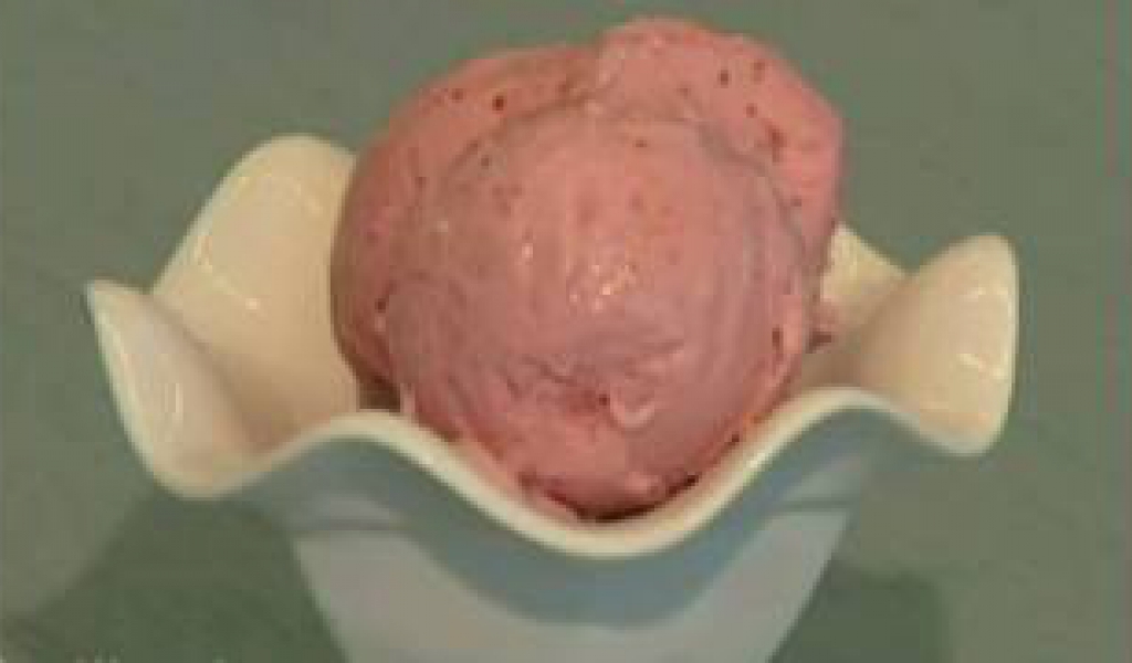 Healthy Makeover: Strawberry Ice Cream