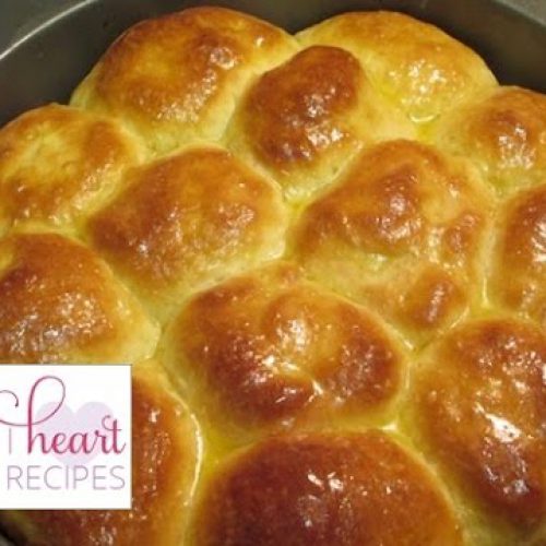 Homemade Yeast Dinner Rolls Recipe – How to Bake Homemade Rolls