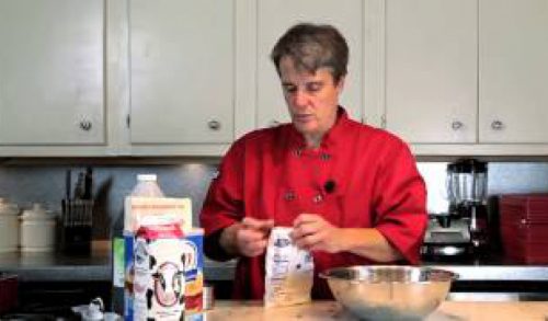 How to Make a Low-Fat, Fluffy Chocolate Frosting : Frosting Recipes & Designs