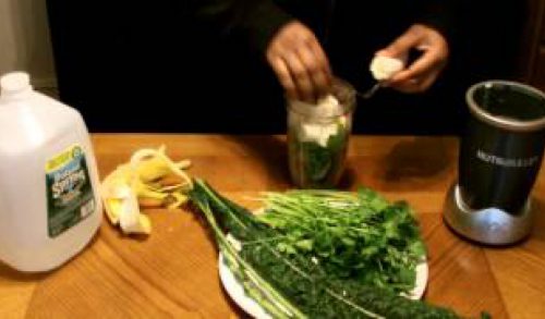 Nutribullet Recipes – Kale Banana & Parsley Green Smoothie