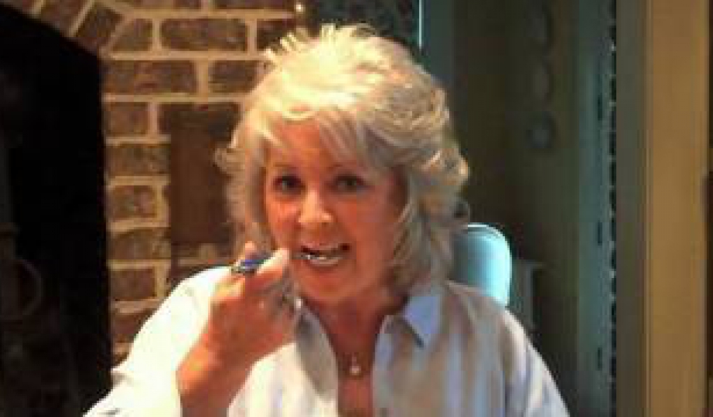Paula Deen Cooks Macaroni and Cheese – Get Cookin’ with Paula Deen
