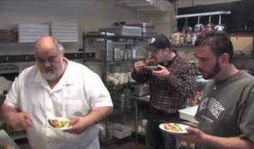 Pesto, chicken and broccoli pizza recipe for dinner