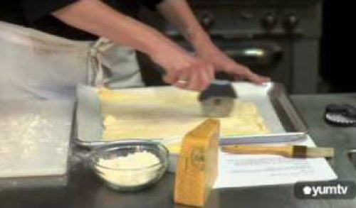 Quick and Easy Last Minute Appetizer: Parmesan Puff Pastries